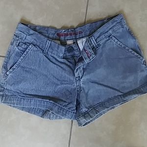 Mid-rise denim shorts